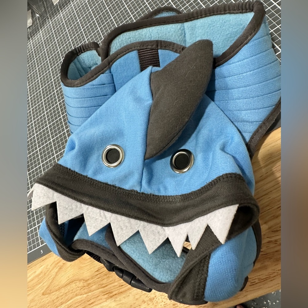 Top Paw Shark Dog Harness, size medium